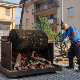 Roccavione, una Sagra del Marrone senza precedenti: folla mai vista e un successo che supera anche il record dello scorso anno Roccavione, una Sagra del Marrone senza precedenti: folla mai vista e un successo che supera anche il record dello scorso anno