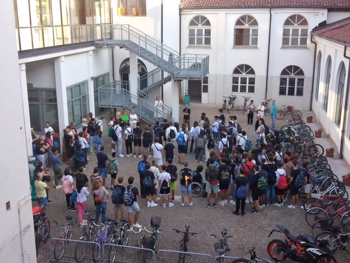 Scuola, il caldo riapre il dibattito: posticipare l’inizio delle lezioni? Scuola, il caldo riapre il dibattito: posticipare l’inizio delle lezioni?