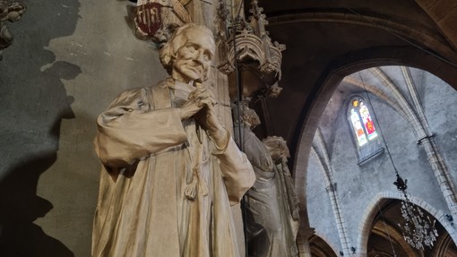 Statua di san Giovanni Maria Vianney, basilica di San Bonaventura, a Lione Statua di san Giovanni Maria Vianney, basilica di San Bonaventura, a Lione