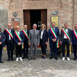 Sicurezza, Pnrr e caporalato: i sindaci delle Langhe incontrano prefetto e questore a Neive Sicurezza, Pnrr e caporalato: i sindaci delle Langhe incontrano prefetto e questore a Neive