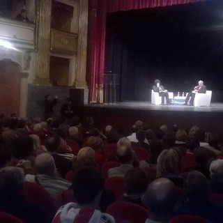 La platea del Toselli durante l'incontro con il presidente del Senato Pietro Grasso
