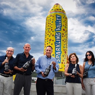 Uno shuttle tra le vigne: così la Valle Belbo lancia la sua Sparkling Valley