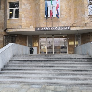 Il municipio di Santo Stefano Belbo