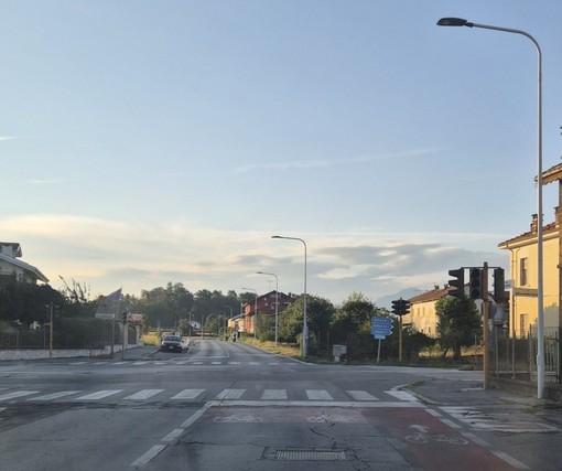 Semaforo di Borgo San Giuseppe ancora spento, Serale e Isoardi: "Sollecitata la reperibilità della centralina" Semaforo di Borgo San Giuseppe ancora spento, Serale e Isoardi: "Sollecitata la reperibilità della centralina"