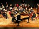 Il pianista Christian Pastorino con l'Orchestra Alba Filarmonica (Credit photo Mauro Ravera) Il pianista Christian Pastorino con l'Orchestra Alba Filarmonica (Credit photo Mauro Ravera)