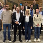 Paolo Bongioanni con Laura Capra e i suoi rappresentanti di lista