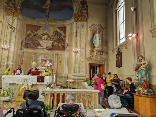 Saluzzo, la messa celebrata dal Vescovo Cristiano Bodo alla Residenza Tapparelli