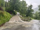 L'acqua e i detriti sulla strada tra la borgata Rastello e il rifugio Mondovì, verso Pian Marchisa L'acqua e i detriti sulla strada tra la borgata Rastello e il rifugio Mondovì, verso Pian Marchisa
