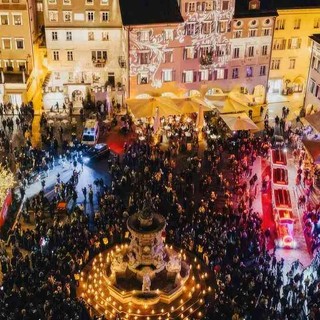 Natale in piazza: come Comuni e organizzatori stanno ripensando l'animazione festiva
