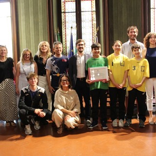 Asd Alba Shuttle Badminton campioni nazionali dei Nuovi Giochi della Gioventù, la targa di riconoscimento in Comune