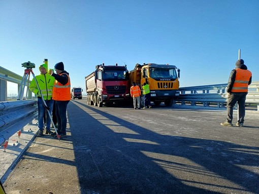Prove di carico sul viadotto Centallo Prove di carico sul viadotto Centallo