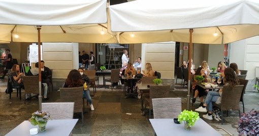 Cuneo, &quot;vera&quot; riapertura per bar e ristoranti: le impressioni di esercenti e clienti (VIDEO)