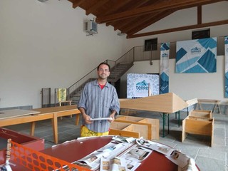 Realizzazione del Tavolo delle Meraviglie nella struttura polivante in piazza Tomatis a Castellar Realizzazione del Tavolo delle Meraviglie nella struttura polivante in piazza Tomatis a Castellar