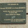La targa commemorativa presso la stazione di Saint-Dalmas-de-Tende che ricorda i due ferrovieri morti