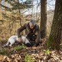 Una ricerca del tartufo insieme a un trifolao, tra le proposte per domenica 1° marzo (foto Tino Gerbaldo) Una ricerca del tartufo insieme a un trifolao, tra le proposte per domenica 1° marzo (foto Tino Gerbaldo)