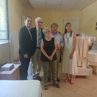 La Stanza delle emozioni: presentazione al Tapparelli. In foto il direttivo dell'Ente con Gianni Benedetto del Rotary Saluzzo e lo psicologo Luigi Salvatico del Rotary Cuneo 1925 La Stanza delle emozioni: presentazione al Tapparelli. In foto il direttivo dell'Ente con Gianni Benedetto del Rotary Saluzzo e lo psicologo Luigi Salvatico del Rotary Cuneo 1925