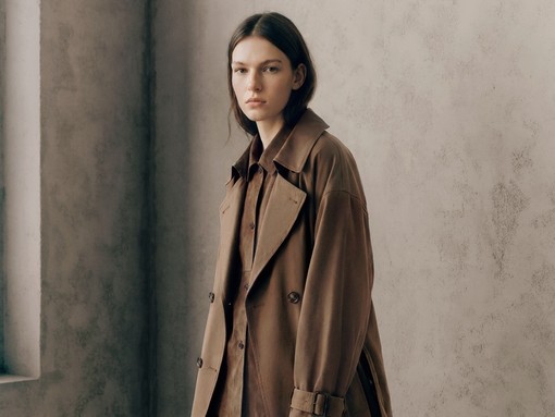 Versatile, elegante, contemporaneo: perché il trench resta un capo irrinunciabile Versatile, elegante, contemporaneo: perché il trench resta un capo irrinunciabile
