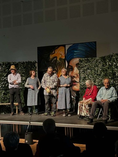 Ad Alba teatro e solidarietà al Sociale: la compagnia di Sinio porta in scena “N’euv ‘d doi ross” per sostenere Casa Lasso Ad Alba teatro e solidarietà al Sociale: la compagnia di Sinio porta in scena “N’euv ‘d doi ross” per sostenere Casa Lasso