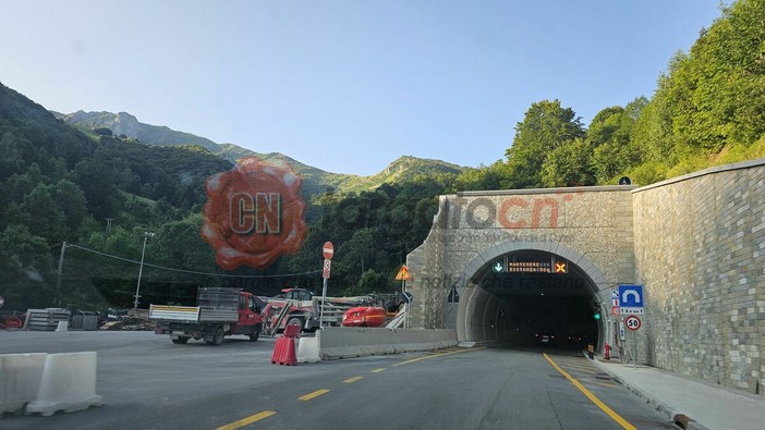 Tunnel di Tenda, la beffa è servita: anche dopo novembre la notte resta vietata Tunnel di Tenda, la beffa è servita: anche dopo novembre la notte resta vietata