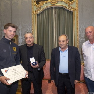 TIRO CON L'ARCO / A Palazzo Lascaris il fossanese Michea Godano, neo campione europeso TIRO CON L'ARCO / A Palazzo Lascaris il fossanese Michea Godano, neo campione europeso