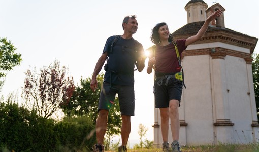Sorpresa sulle colline Unesco: il turismo d’estate ora batte quello autunnale, nella bella stagione la metà delle presenze dell’intero anno