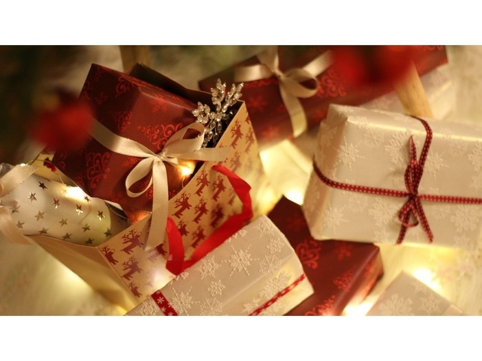 Regali di Natale per amici: cosa scegliere quando il rapporto conta più del regalo Regali di Natale per amici: cosa scegliere quando il rapporto conta più del regalo