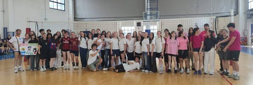 Al liceo Soleri Bertoni “In campo con il prof”: sport e amicizia vincono insieme Al liceo Soleri Bertoni “In campo con il prof”: sport e amicizia vincono insieme