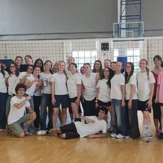 Al liceo Soleri Bertoni “In campo con il prof”: sport e amicizia vincono insieme Al liceo Soleri Bertoni “In campo con il prof”: sport e amicizia vincono insieme