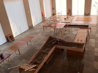 Realizzazione del Tavolo delle Meraviglie nella struttura polivante in piazza Tomatis a Castellar Realizzazione del Tavolo delle Meraviglie nella struttura polivante in piazza Tomatis a Castellar