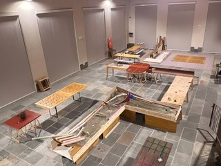 Realizzazione del Tavolo delle Meraviglie nella struttura polivante in piazza Tomatis a Castellar Realizzazione del Tavolo delle Meraviglie nella struttura polivante in piazza Tomatis a Castellar