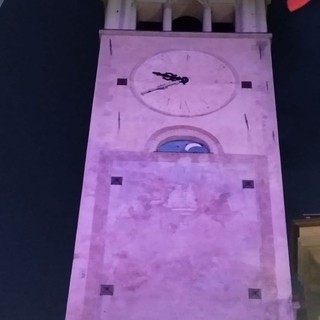Cuneo, la Torre Civica illuminata di magenta per la campagna ESEO Italia sulle patologie gastrointestinali eosinofile Cuneo, la Torre Civica illuminata di magenta per la campagna ESEO Italia sulle patologie gastrointestinali eosinofile
