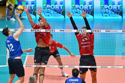 Lorenzo Sala in attacco: per il giovane opposto sprazzi di partita contro Piacenza (Foto: Modena Volley) Lorenzo Sala in attacco: per il giovane opposto sprazzi di partita contro Piacenza (Foto: Modena Volley)