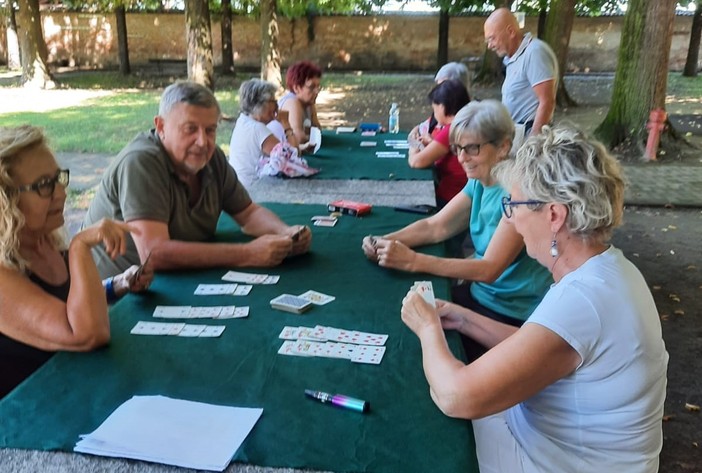 Il primo incontro di Burraco organizzato dall'Unitre nel parco del Santuario di Moretta