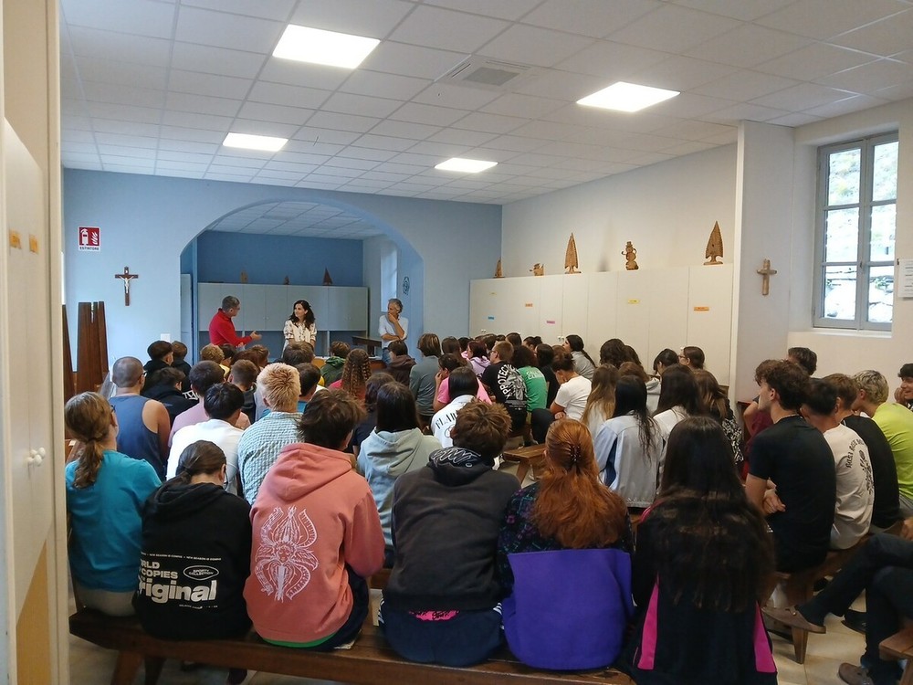 “Montagne a scuola” prende il via ad Acceglio: oltre 100 studenti del Virginio Bianchi incontrano Uncem e Fondazione CRC “Montagne a scuola” prende il via ad Acceglio: oltre 100 studenti del Virginio Bianchi incontrano Uncem e Fondazione CRC