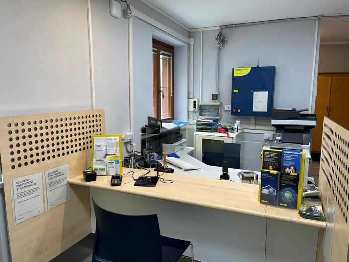 Gli uffici postali di Bellino, riaperti dopo gli interventi di ammodernamento &quot;Polis&quot;