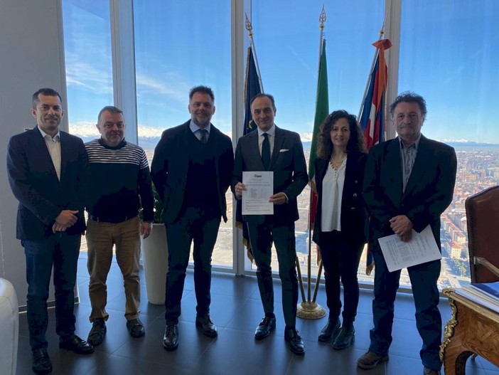 L’incontro di una delegazione dell'Unione Montana Valle Maira con il presidente Alberto Cirio a Torino nel marzo 2024 al grattacielo della Regione Piemonte