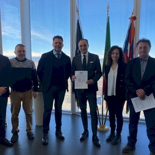 L’incontro di una delegazione dell'Unione Montana Valle Maira con il presidente Alberto Cirio a Torino nel marzo 2024 al grattacielo della Regione Piemonte