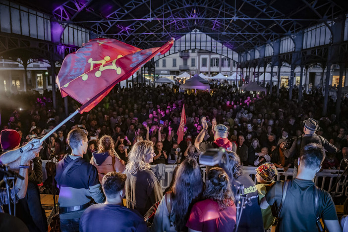 L'esibizione dei Lou Dalfin per Uvernada in una delle scorse edizioni