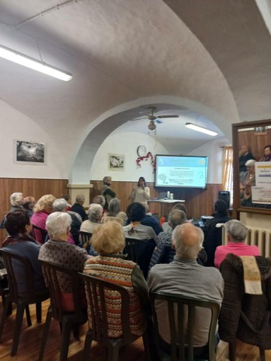 Chiusa di Pesio, l'Università della terza età apre il secondo anno con il cantastorie Giuliano Rigo Chiusa di Pesio, l'Università della terza età apre il secondo anno con il cantastorie Giuliano Rigo