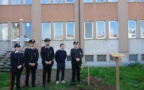 La piantumazione dell'Albero della Salute davanti all'Ospedale di Saluzzo