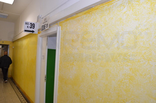 Seggi elettorali nelle scuole, ancora una protesta a Cuneo