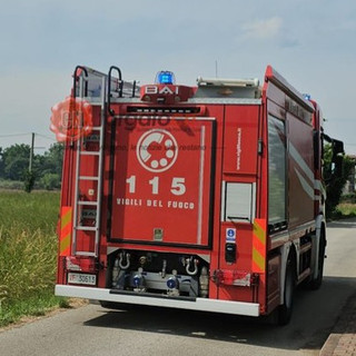 Allagamento a Caraglio: canale irriguo tracima e invade le cantine di una casa in via Tagliata