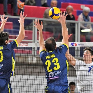 Un'azione di gioco della partita dei monregalesi con Caronno