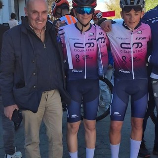 Claudio Mattio con i suoi ragazzi. Claudio Mattio con i suoi ragazzi.