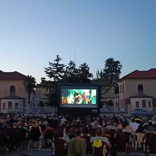 Torna il cinema all'aperto a Verzuolo con tre serate gratuite e itineranti Torna il cinema all'aperto a Verzuolo con tre serate gratuite e itineranti