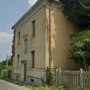 La casa cantoniera della ex stazione ferroviaria di Verzuolo ora trasformata in Spazio Giovani La casa cantoniera della ex stazione ferroviaria di Verzuolo ora trasformata in Spazio Giovani