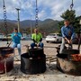 Valcasotto, il borgo si prepara alla tradizionale Valcastagnata Valcasotto, il borgo si prepara alla tradizionale Valcastagnata