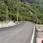Il nuovo ponte che porta agli stabilimenti Acqua Sant'Anna di frazione Roviera, a Vinadio