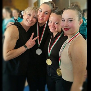 Tre medaglie per la Vivi Dance Studios alla gara interregionale Nord-Ovest di pole e aerial