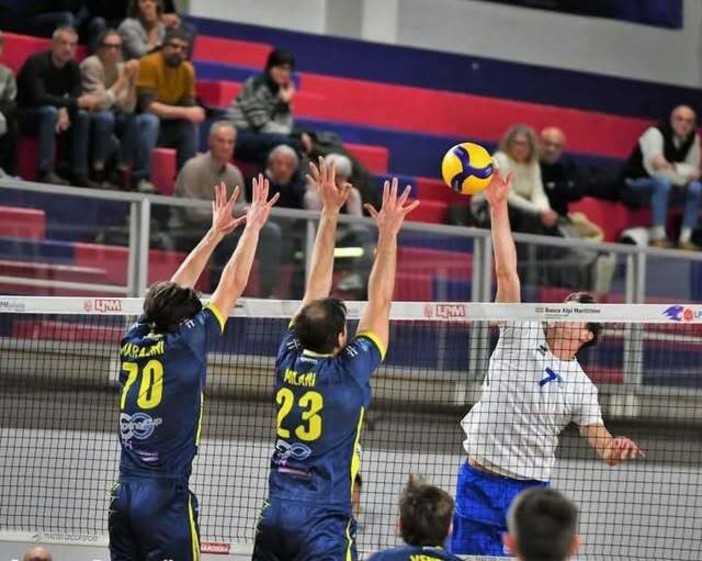 Un'azione di gioco del VBC Mondovì in attacco Un'azione di gioco del VBC Mondovì in attacco